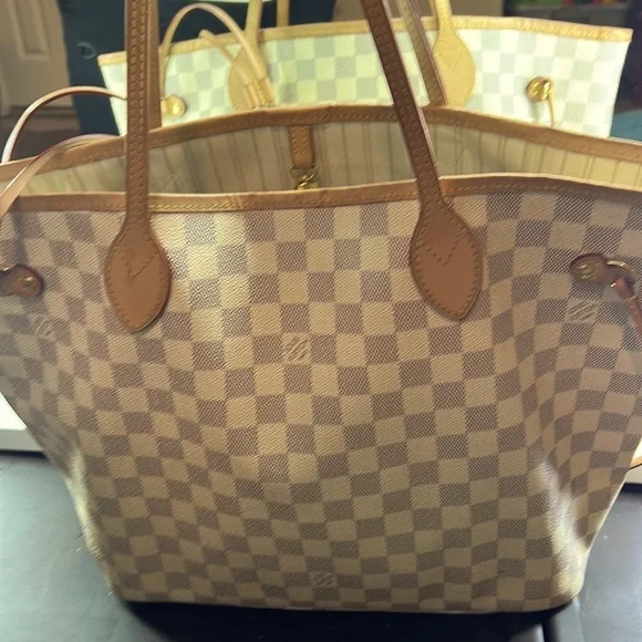 Louis Vuitton Neverfull mm - Picture 1 of 4